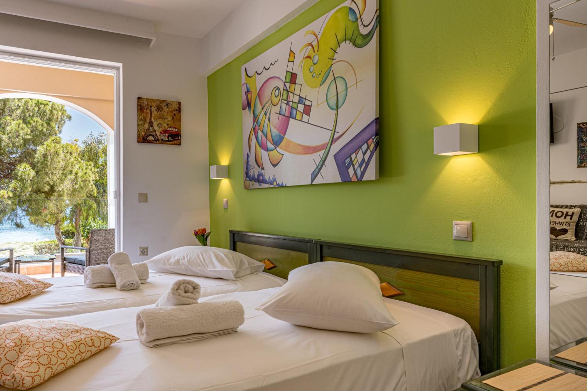 Seafront Spirit Suites Закінф Номер фото