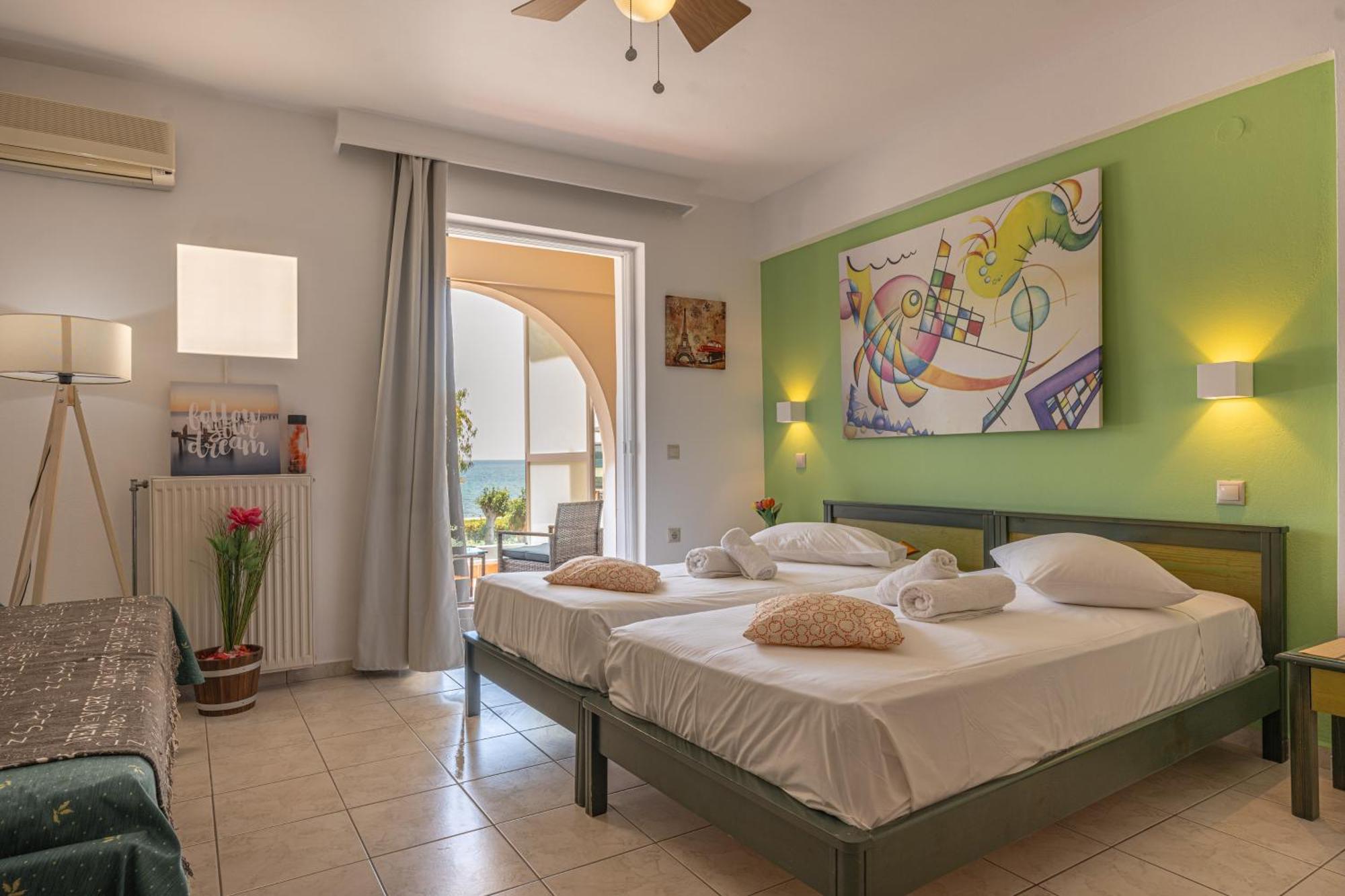 Seafront Spirit Suites Закінф Номер фото
